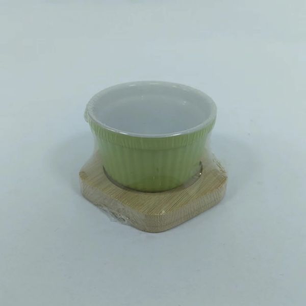 Ceramic oven bowl with tray