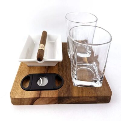 Whiskey gift set with ciger cutter