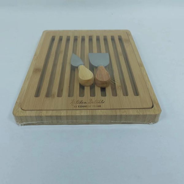 bamboo cheese and crackers tray-