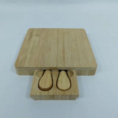 cheese and crackers tray with knife-3